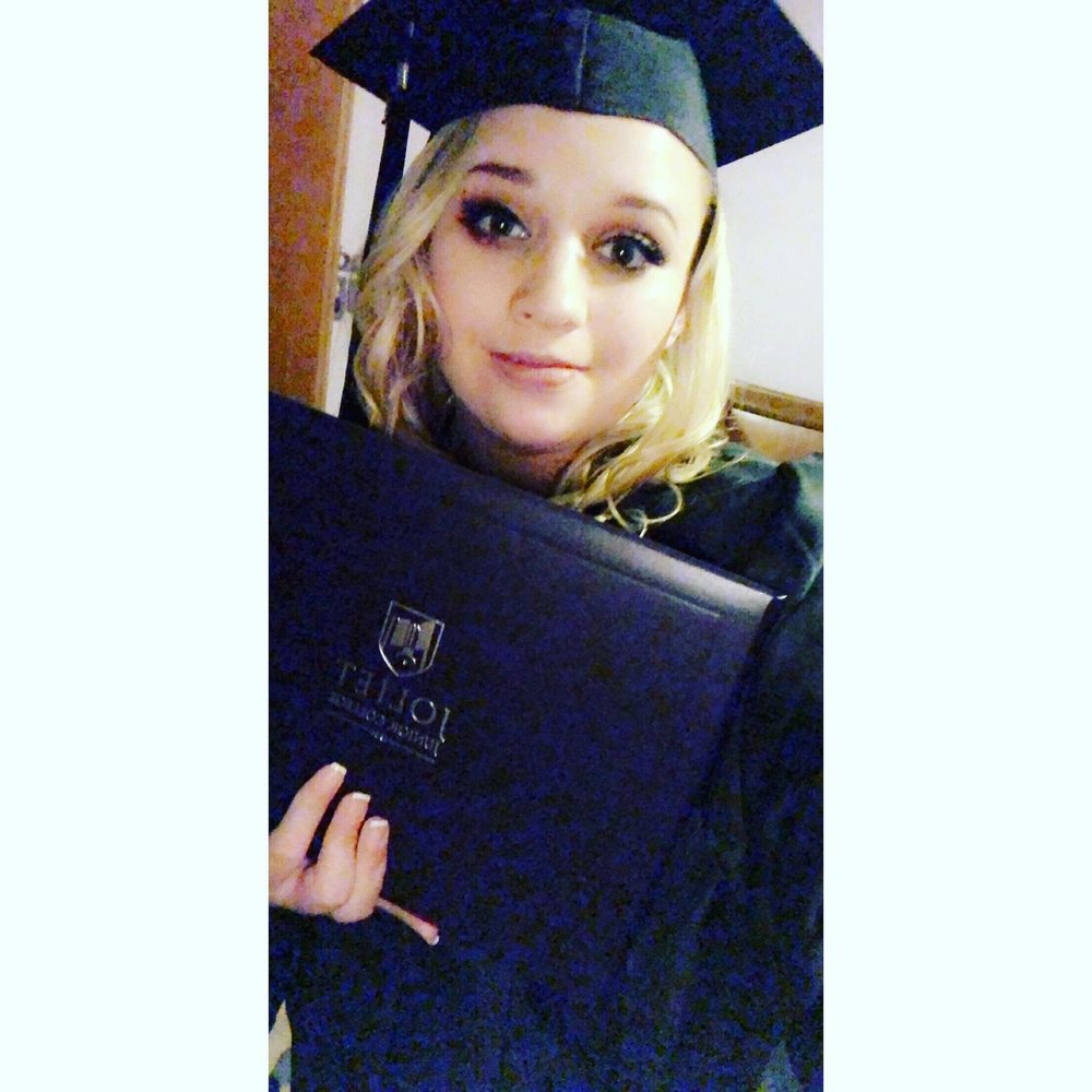 Meet your Posher, Joelle